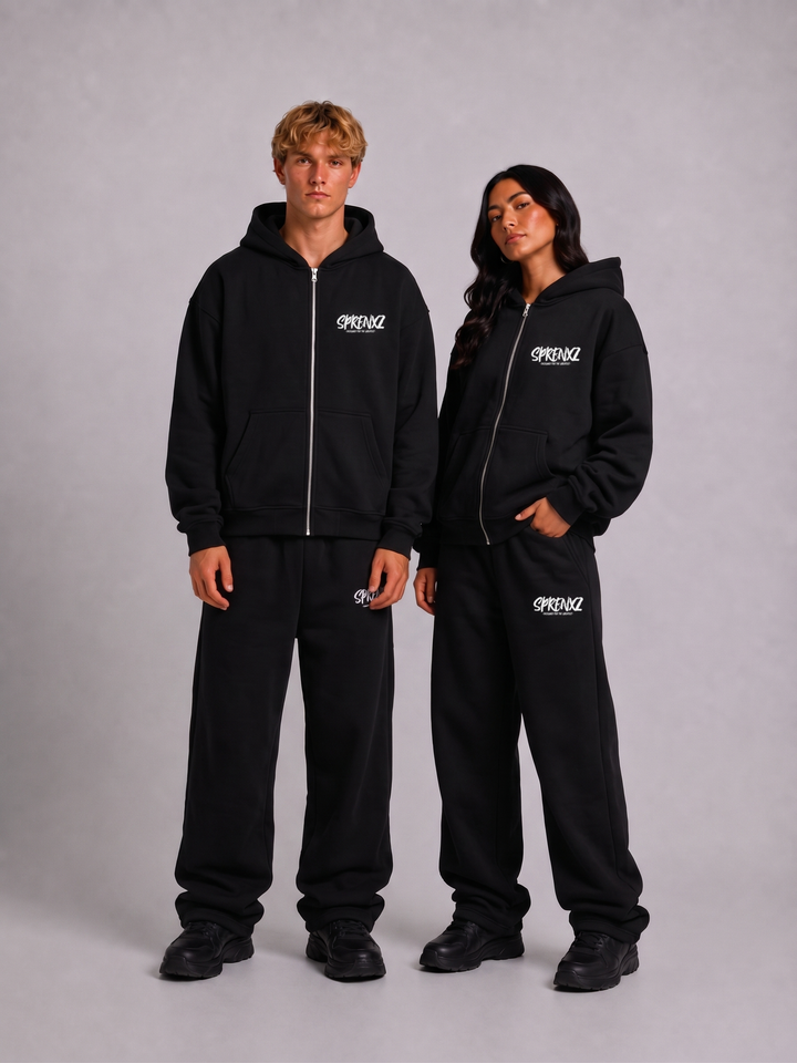 Zwart/wit oversized tracksuit gedragen door modellen - voorkant