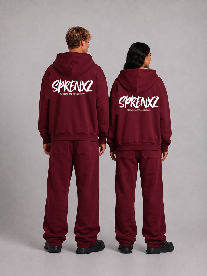 Bordeaux red oversized tracksuit gedragen door modellen - achterkant