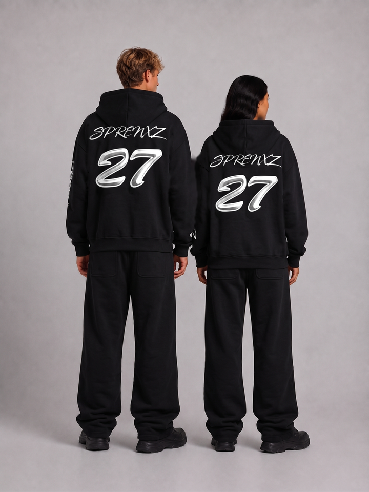 SPX 27 zwart/wit oversized tracksuit gedragen door modellen - achterkant