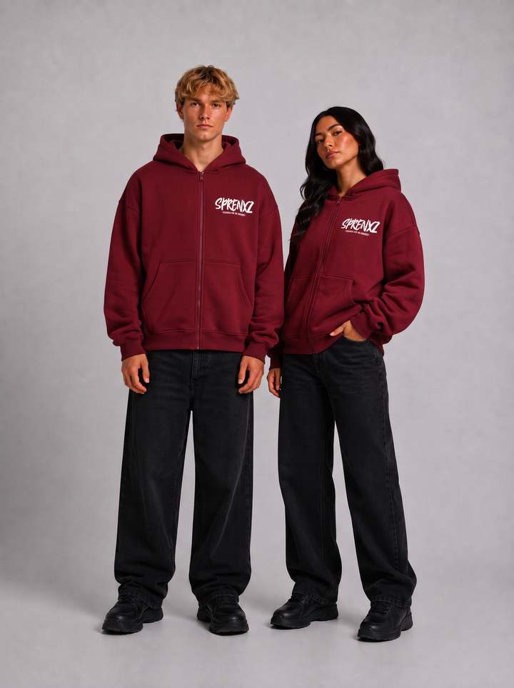 Bordeaux red zip-up hoodie gedragen door modellen - voorkant