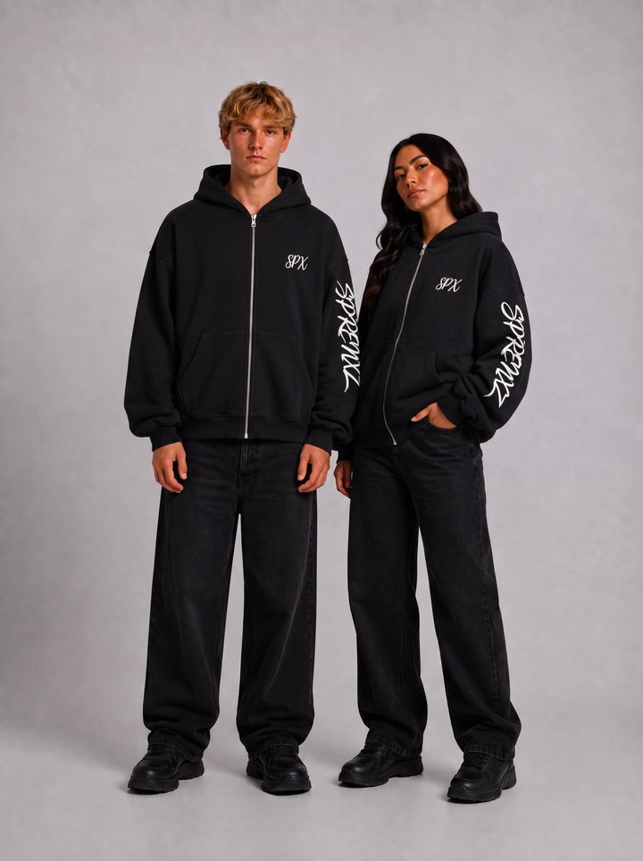 27 black zip-up hoodie gedragen door modellen - voorkant