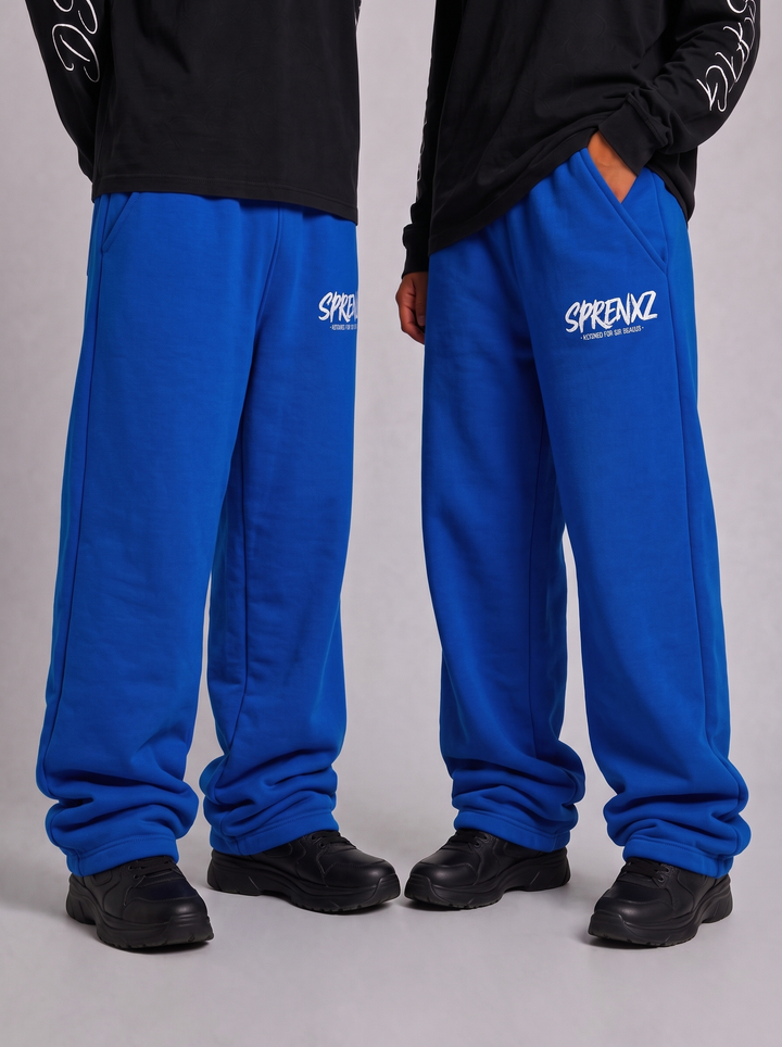 Blauwe oversized jogger gedragen - voorkant