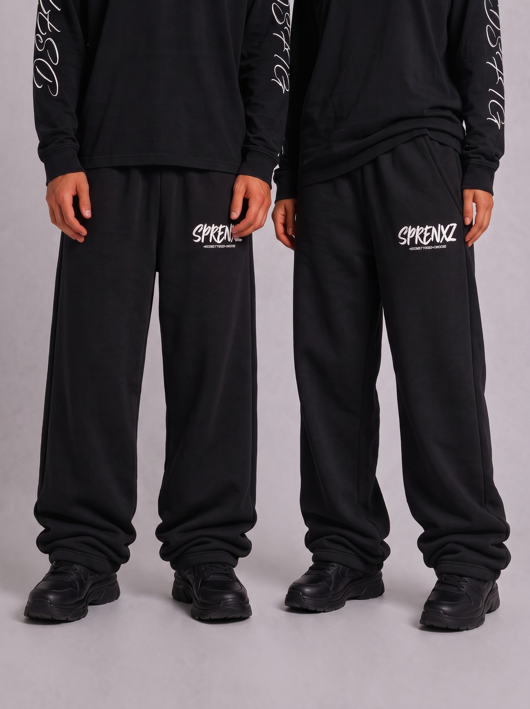 Zwarte oversized jogger gedragen - voorkant